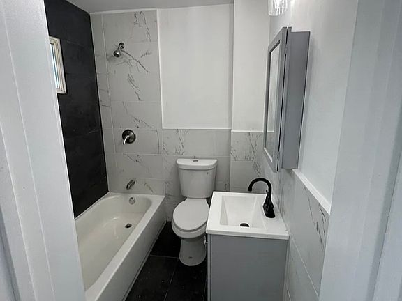 3rd image of 186 Parker St #2A