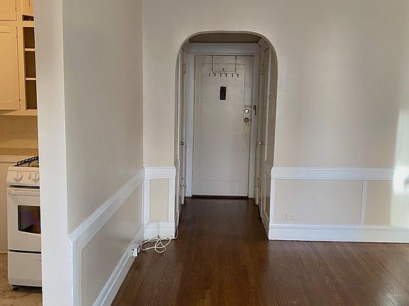 3rd image of 604 Bush St #405