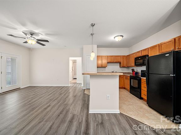 3rd image of 181 Brickton Village Cir Unit 301