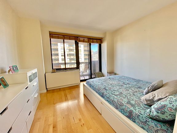 5th image of 1437 3rd Ave APT 11B