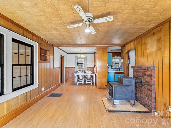 3rd image of 4676 Bowman Rd