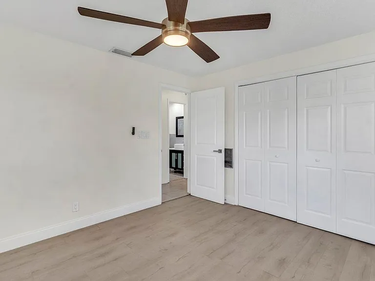 290 NW 65th Ave — Photo 19