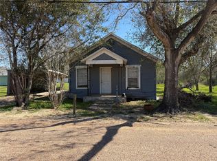 712 N McCarty Ave, Eagle Lake, TX 77434