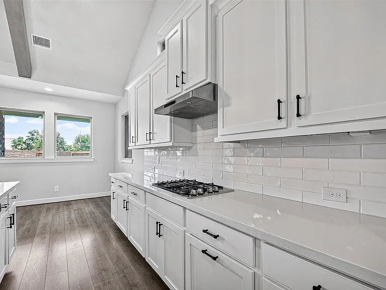 2600 Golden Palms Ln — Photo 15