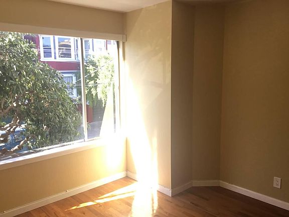 5th image of 25 Sharon St