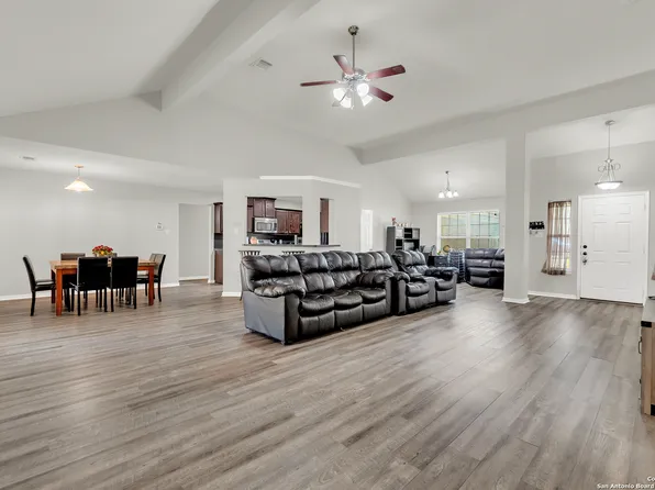 11311 LINK DR, San Antonio, TX 78213