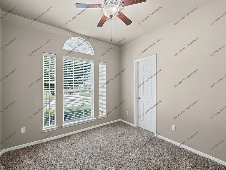 8012 Bridgepointe Dr — Photo 16