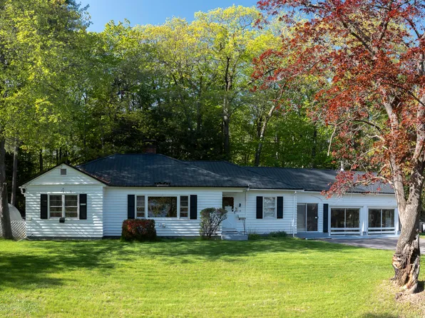 13 Packard Avenue, Norway, ME 04268
