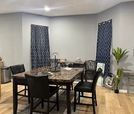 1030 Ross Ave — Photo 5