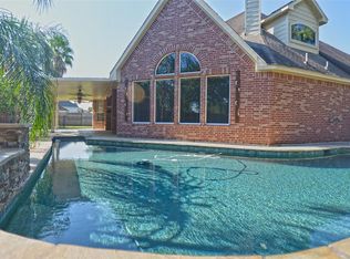 5235 Pilgrim Oaks Ln, League City, TX 77573
