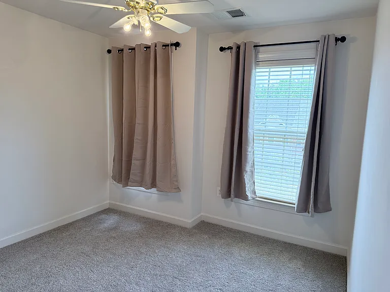 1560 Rutland Way — Photo 28