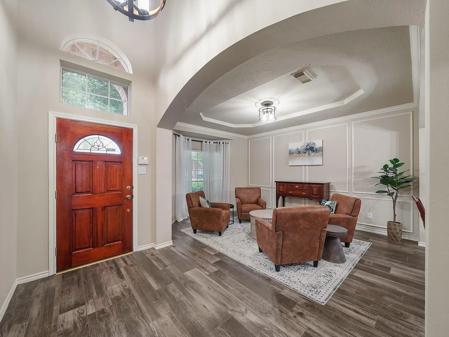 5 bed, 3.5 bath, 3561 sqft, $2,800 — Photo 3