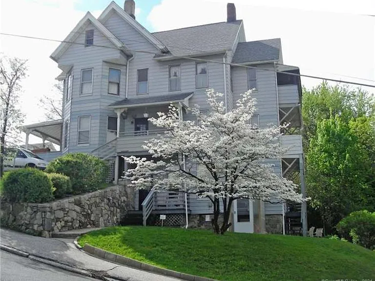 72 Town Hill Ave #2B — Photo 1