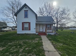 423 S Hughes St, Hamilton, MO 64644