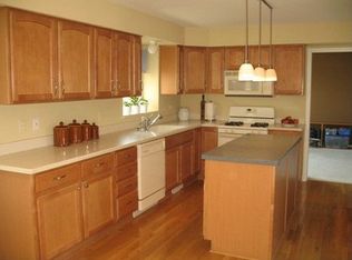 540 Hobart Ct, Saline, MI 48176