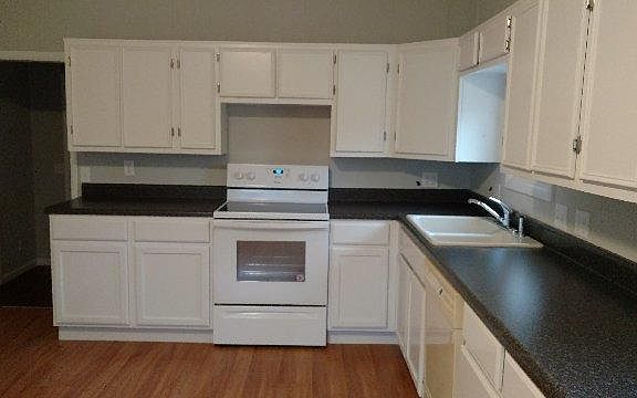 5th image of 502 NE 4th St