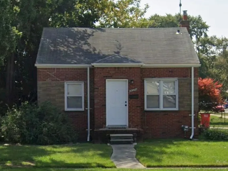 18250 E Ten Mile Rd — Photo 1