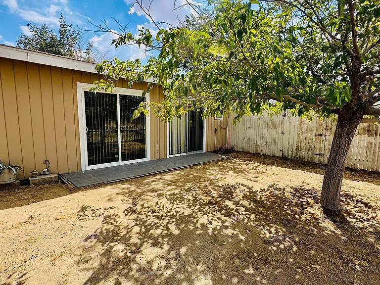8913 Fir Ave — Photo 15