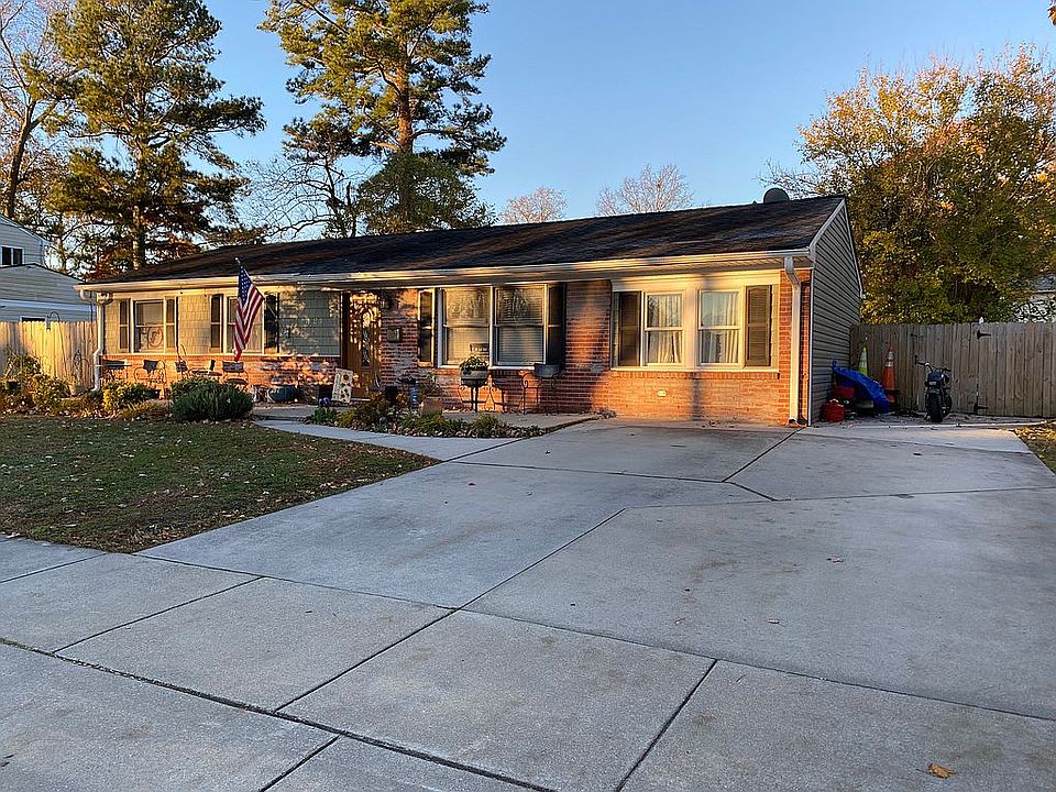 1st image of 421 Malibu Dr