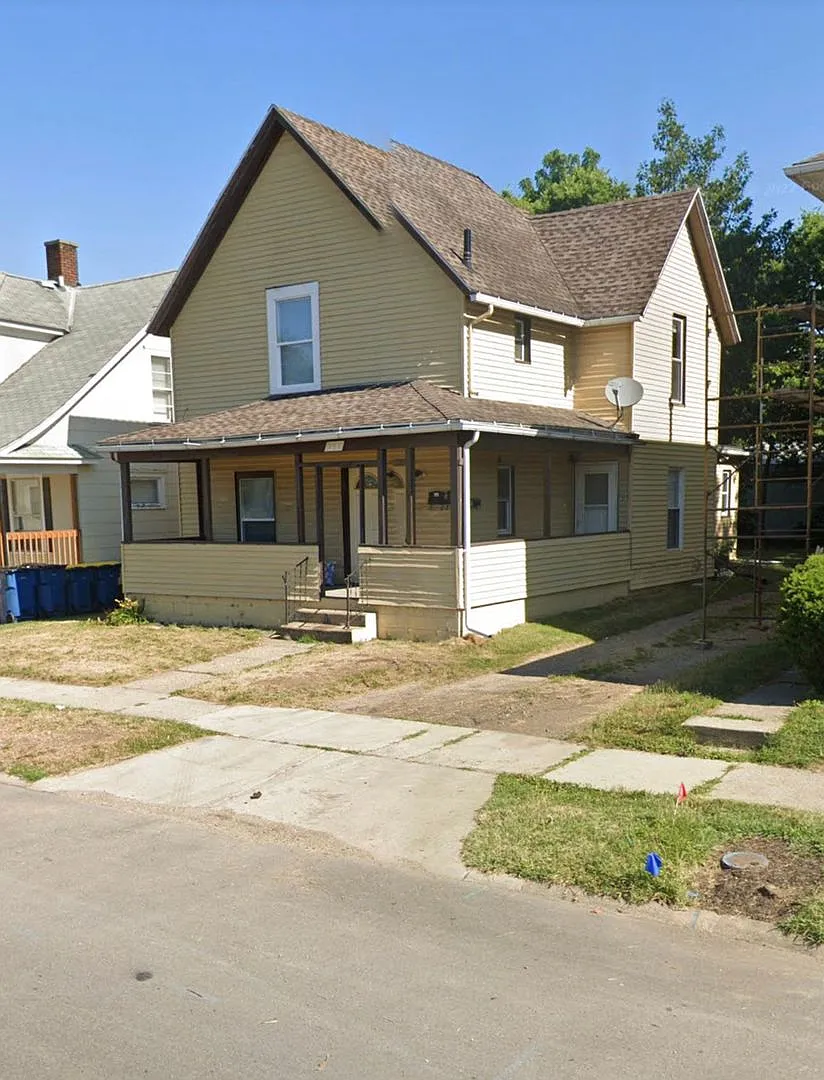 542 W. 4th St. — Photo 1