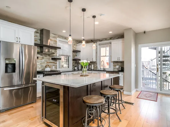 37 Middle St #1, Newburyport, MA 01950