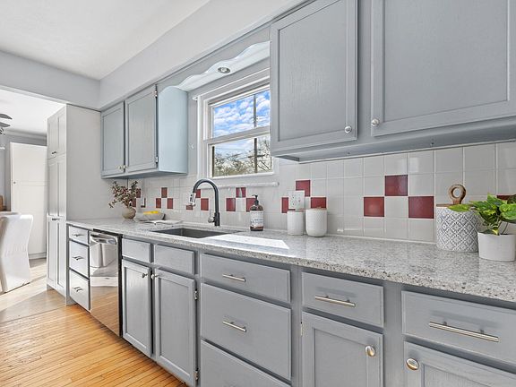 5th image of 309 Broken Arrow Rd