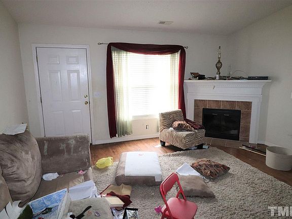 2nd image of 294B Jeremy Ln #B