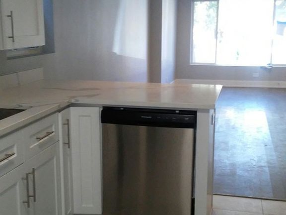5th image of 2508 N Ashland Ave #1