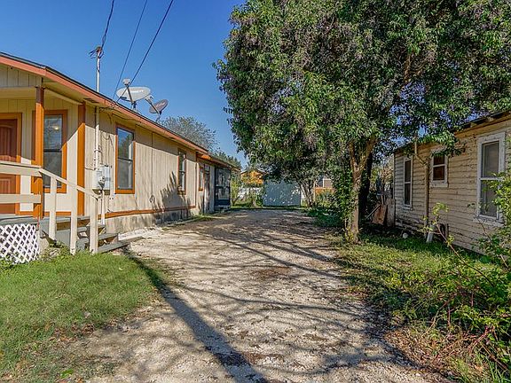 2nd image of 211 Spaatz St #2211SPAATZ