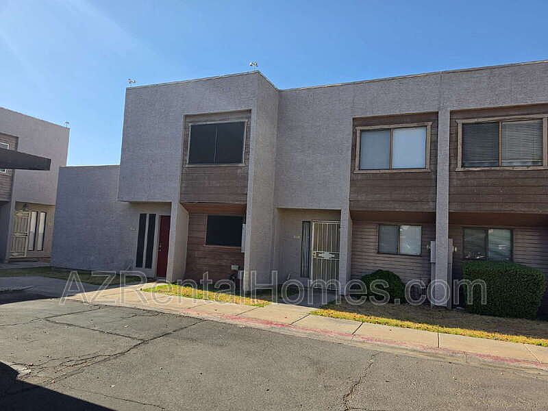 1st image of 615 W 13th St