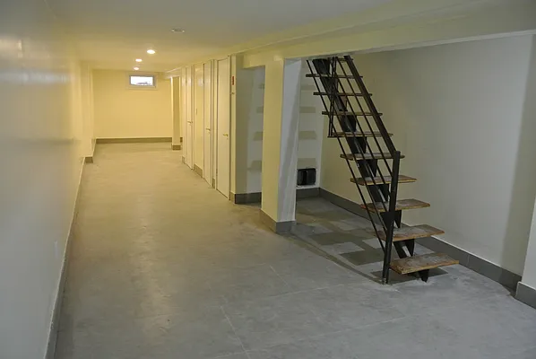 Rented by Nooklyn NYC LLC | media 21