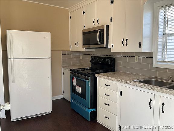 5th image of 311 S College Ave