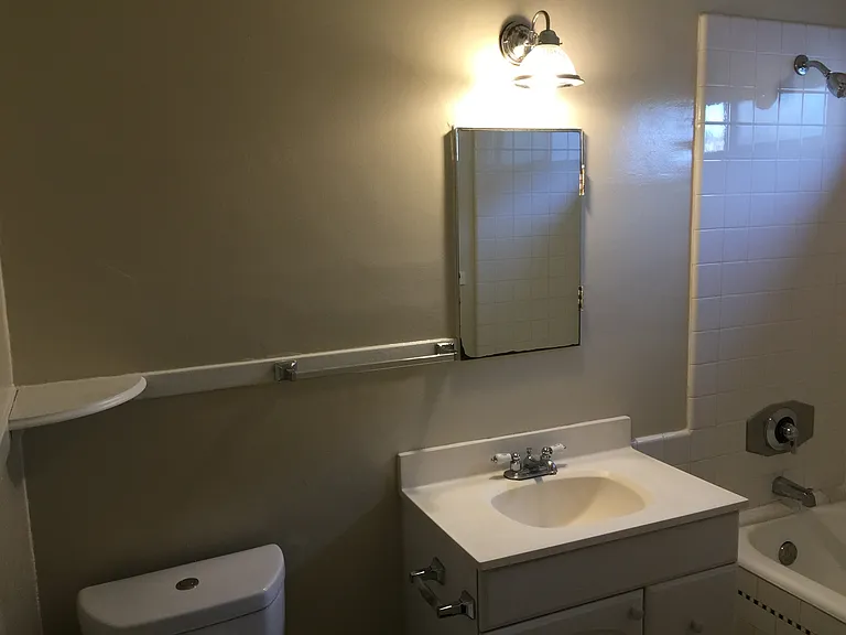 774 Redondo Ave #10 — Photo 13