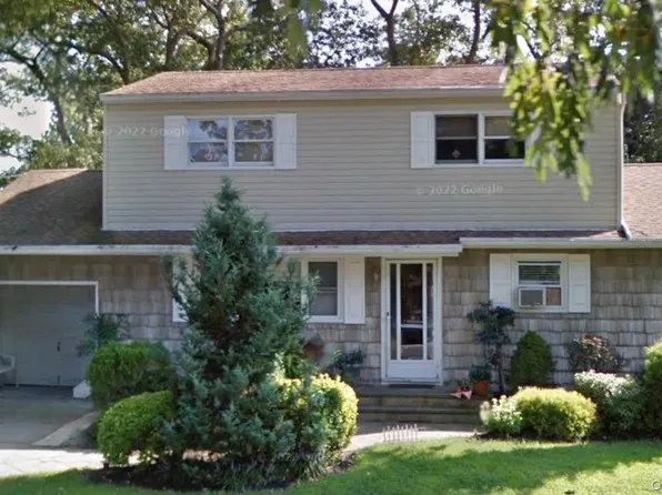 486 Silver St, West Babylon, NY 11704