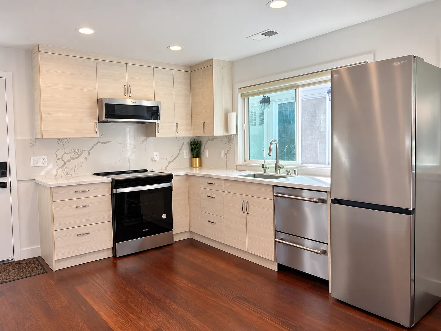 1377B York Ave — Photo 1