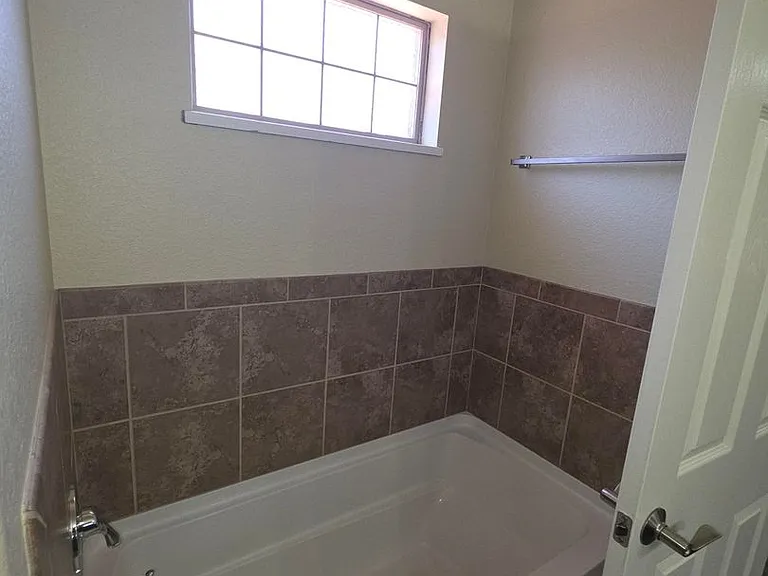 3154 Glendam Dr — Photo 9