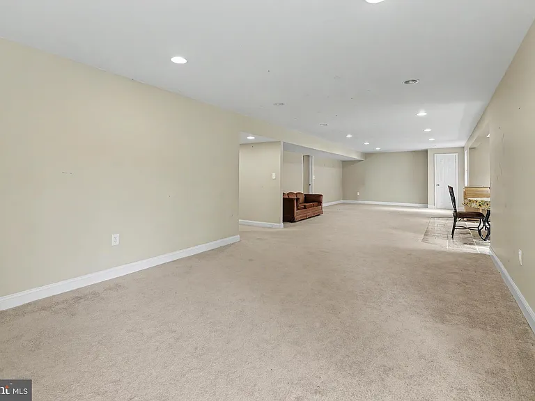 228 Leffler Cir — Photo 59