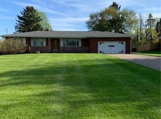 760 Valley Crest Dr, Akron, OH 44319