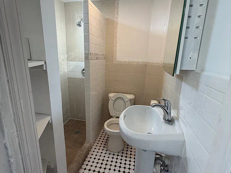 171 Cambridge Ave #3R — Photo 6