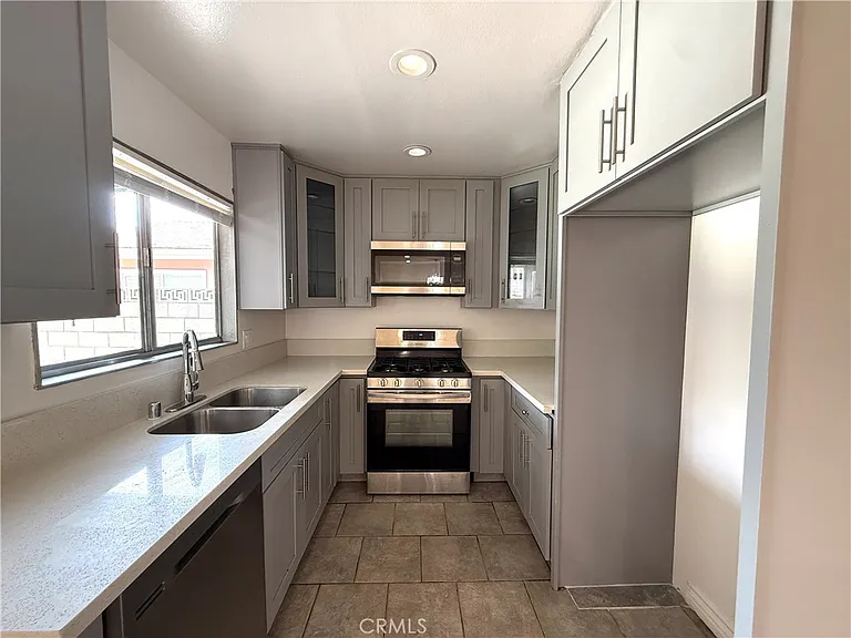 17808 Tamcliff Ave — Photo 7