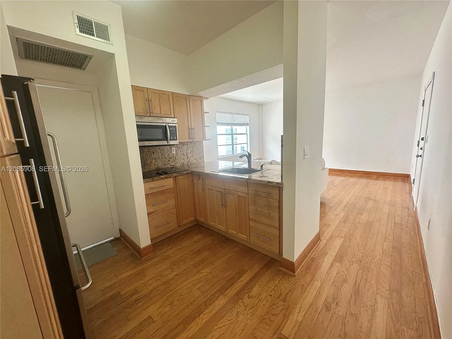 1200 Euclid Ave — Photo 2