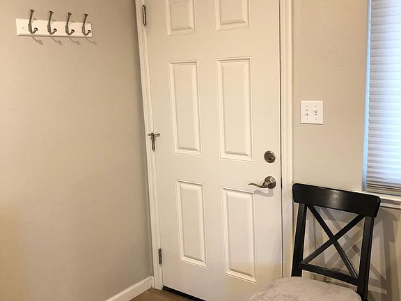 5th image of 3643 Park Dr APT 4