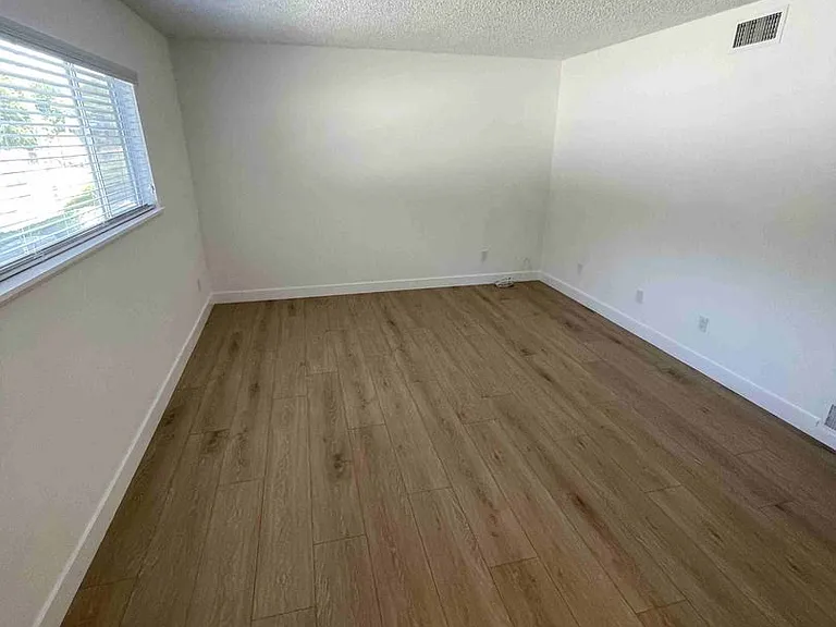 22236 San Miguel St — Photo 3