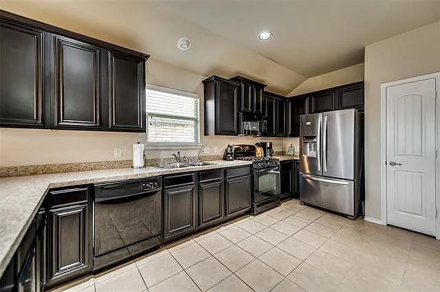 1512 Syracuse Dr — Photo 9