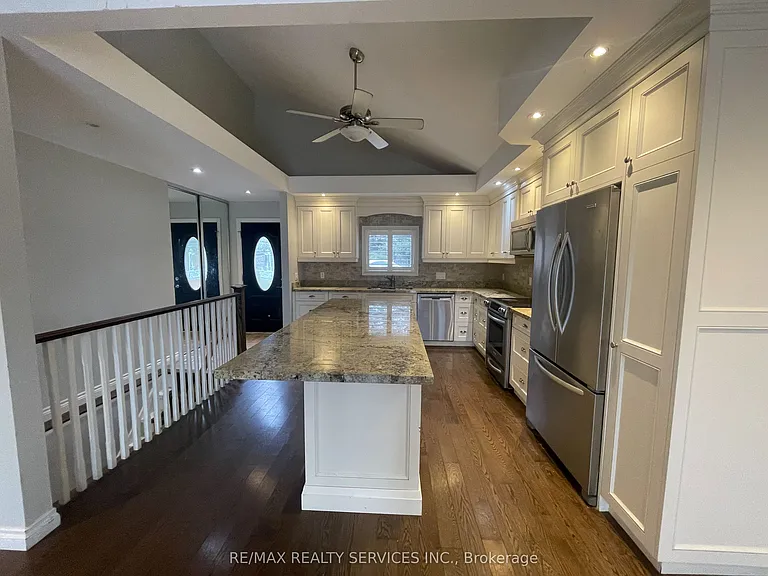 109 River Rd — Photo 4