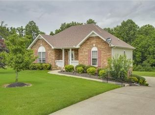 310 Glenda Ct, Pleasant View, TN 37146