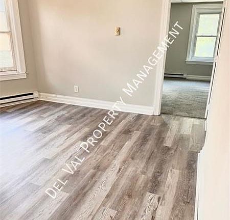 4th image of 107 N York St Floor 3