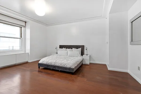 Rented by Douglas Elliman | media 7