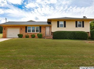 9030 Craigmont Rd SW, Huntsville, AL 35802