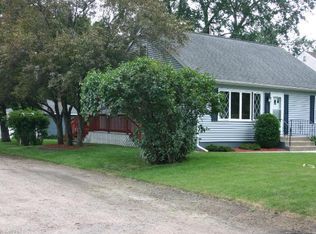 2676 15th Ave E, North Saint Paul, MN 55109